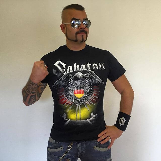 .. Och på den nionde dagen skapade Gud bandtröjor. Vi har många olika. Även tyska - 12105997 422678921254986 877596998 n