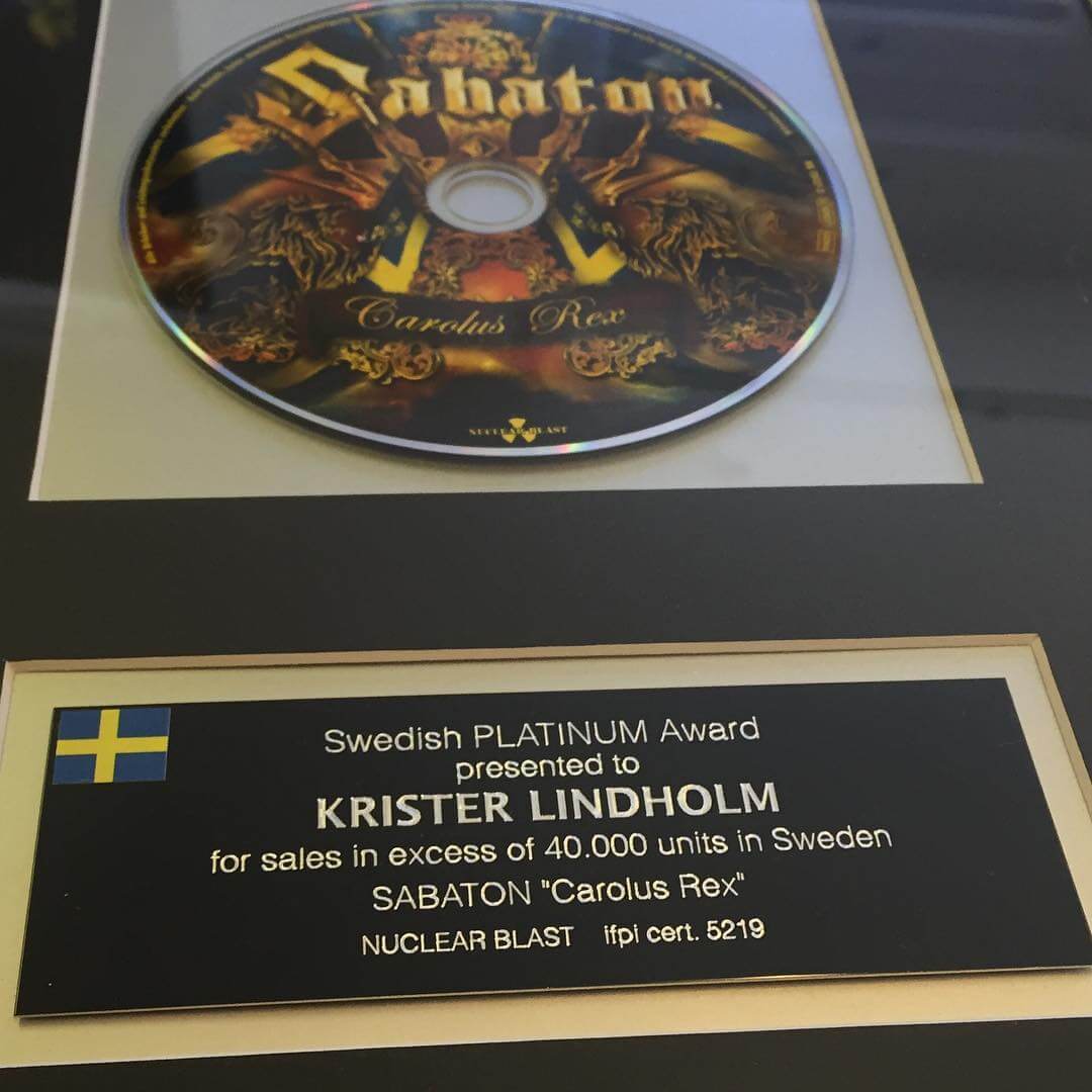 I dag dök det upp ännu ett inramat bevis på att det är kul med musik @sabatonofficial # - 1464778056