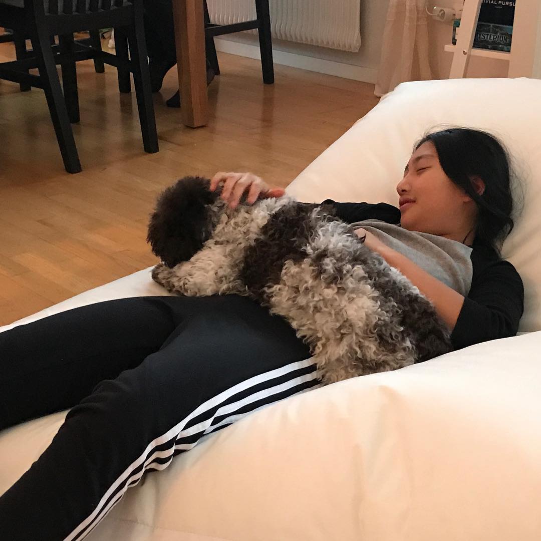 After Christmas relaxing with the smaller mum. A pleasure as always - 1514205319