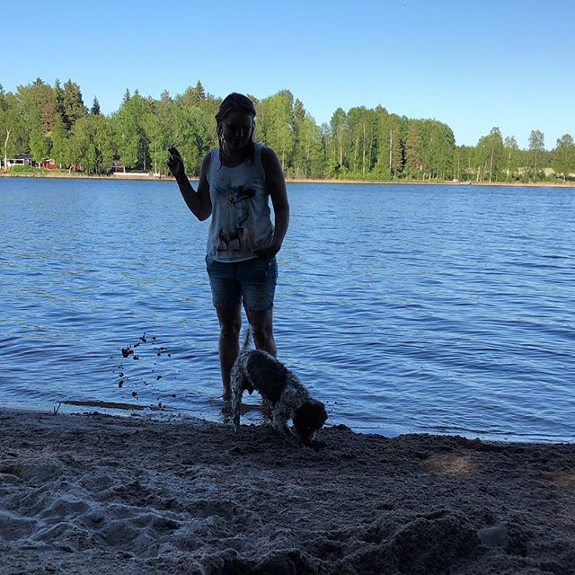 Mum is not helpful while digging! Looser. #lagottoromagnolo #lagotto #dogs #lagottos #lagottosofinstagram #lagottopuppy #lagottolove #lagottostyle #lagottodogs #lagottoromagnolos #lagottoboy #svärdsjö #dalarna #sweden #dog #dogsofinstagram #dogsofinsta #pappajagvillhaenitalienare #maclagotto @knappare @mingming_05 @k.rowntree - 1527525238
